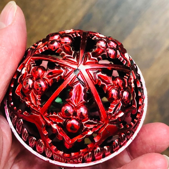 🎄SALE Set of 3 Vintage Mid Century Ornaments, 2-sided indent, decorative cutouts - Picture 4 of 11